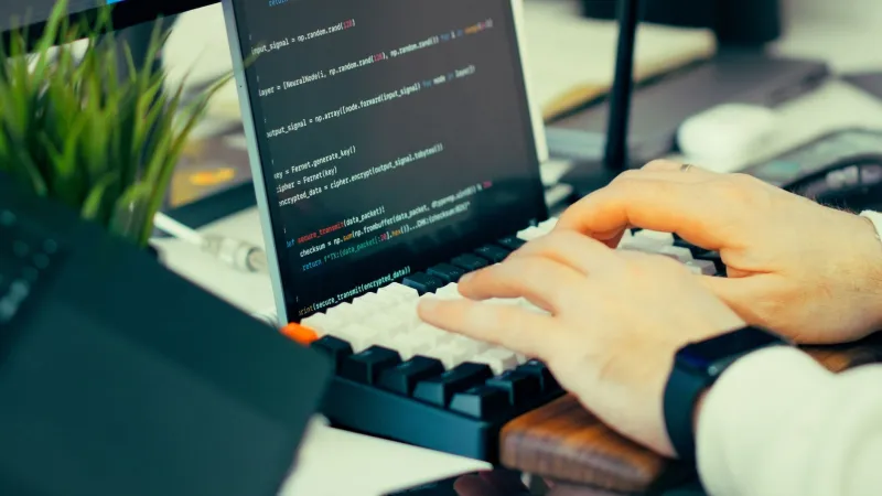 Nothing Proprietary, Nothing Missing: Assembling a Zero-Cost LFS Toolchain